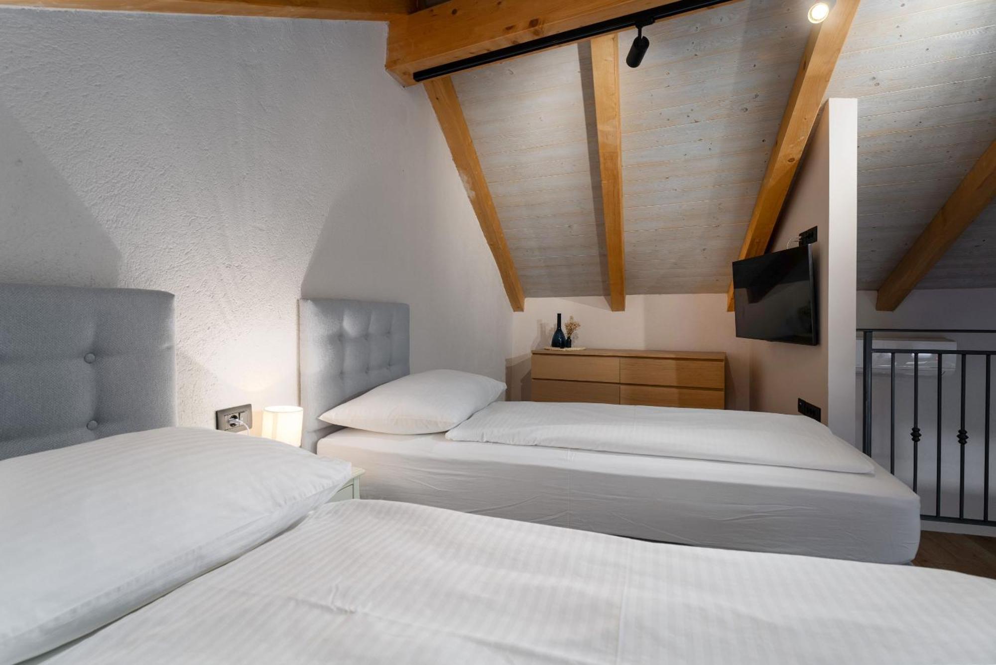 Della Croce Bed&Breakfast Svetvinčenat Esterno foto